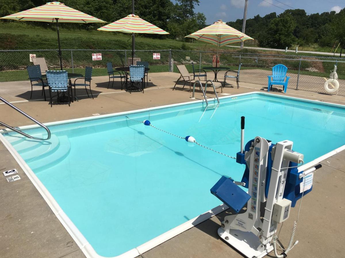Cassville Four Seasons Inn & Suites المظهر الخارجي الصورة