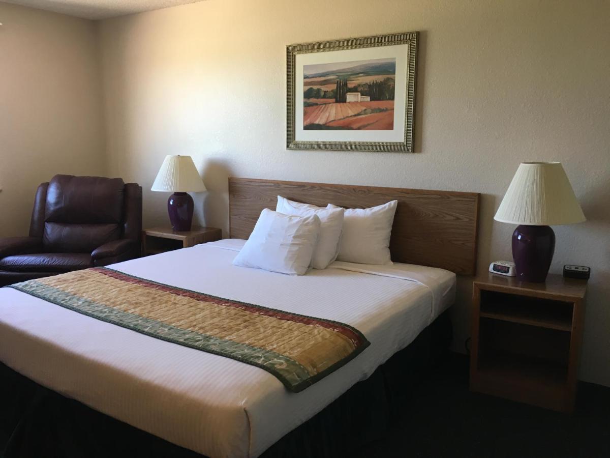 Cassville Four Seasons Inn & Suites المظهر الخارجي الصورة