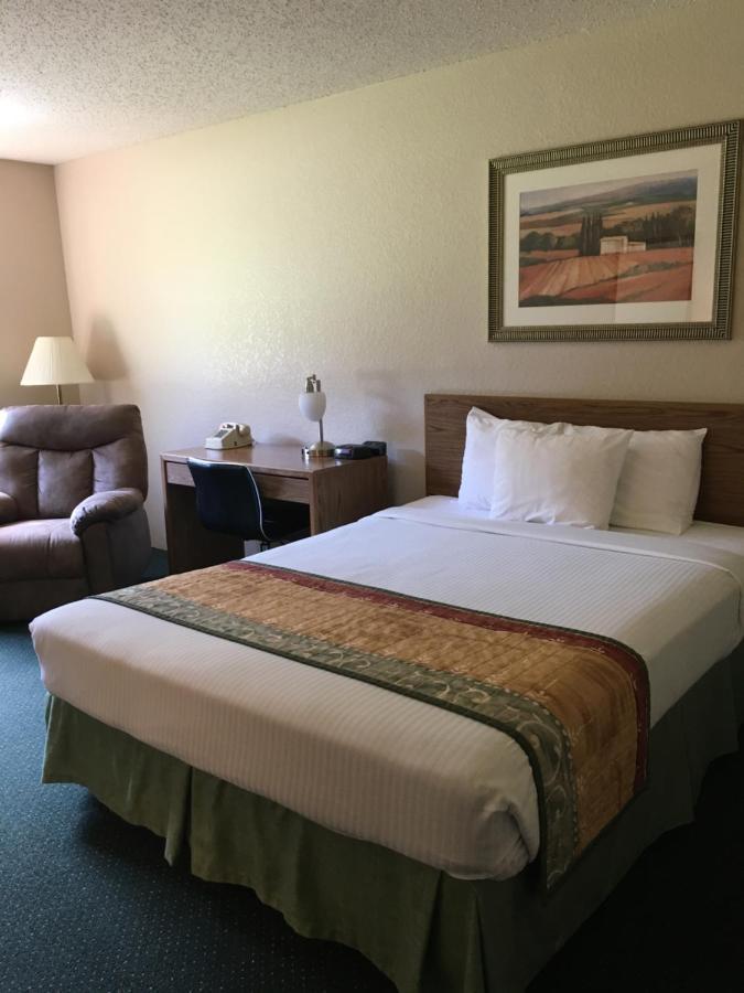 Cassville Four Seasons Inn & Suites المظهر الخارجي الصورة