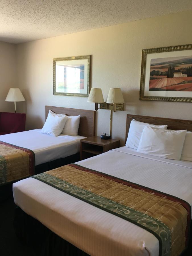 Cassville Four Seasons Inn & Suites المظهر الخارجي الصورة