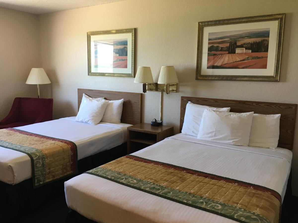 Cassville Four Seasons Inn & Suites المظهر الخارجي الصورة