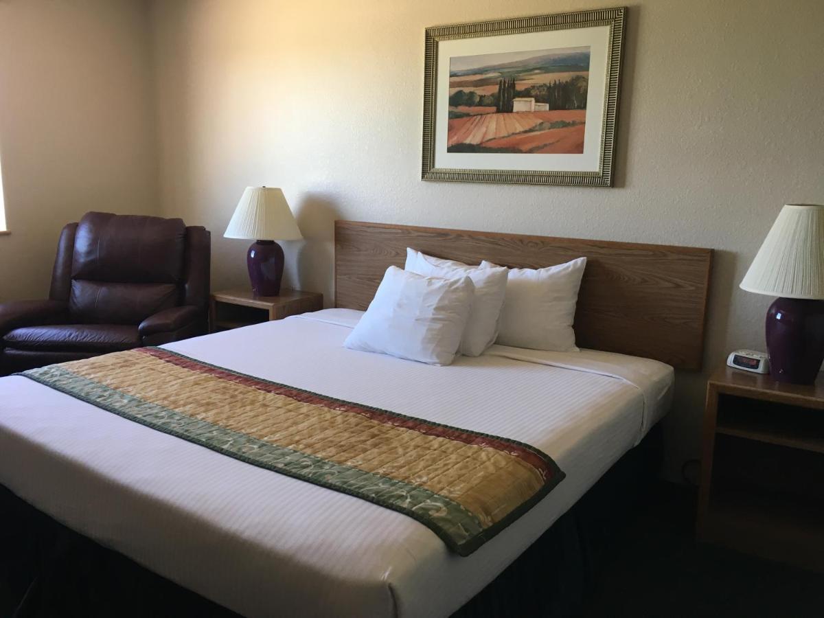 Cassville Four Seasons Inn & Suites المظهر الخارجي الصورة